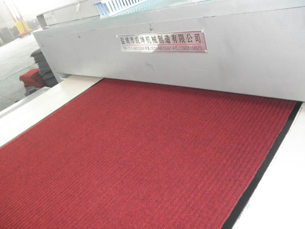 PVC地毯复合机